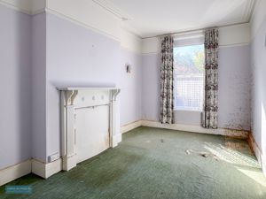 Bedroom- click for photo gallery